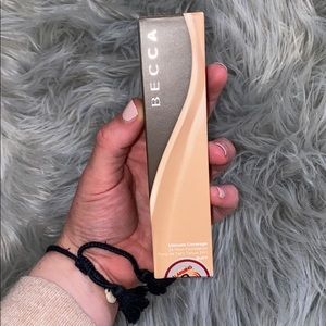 BECCA 24hr Ultimate Coverage Foundation